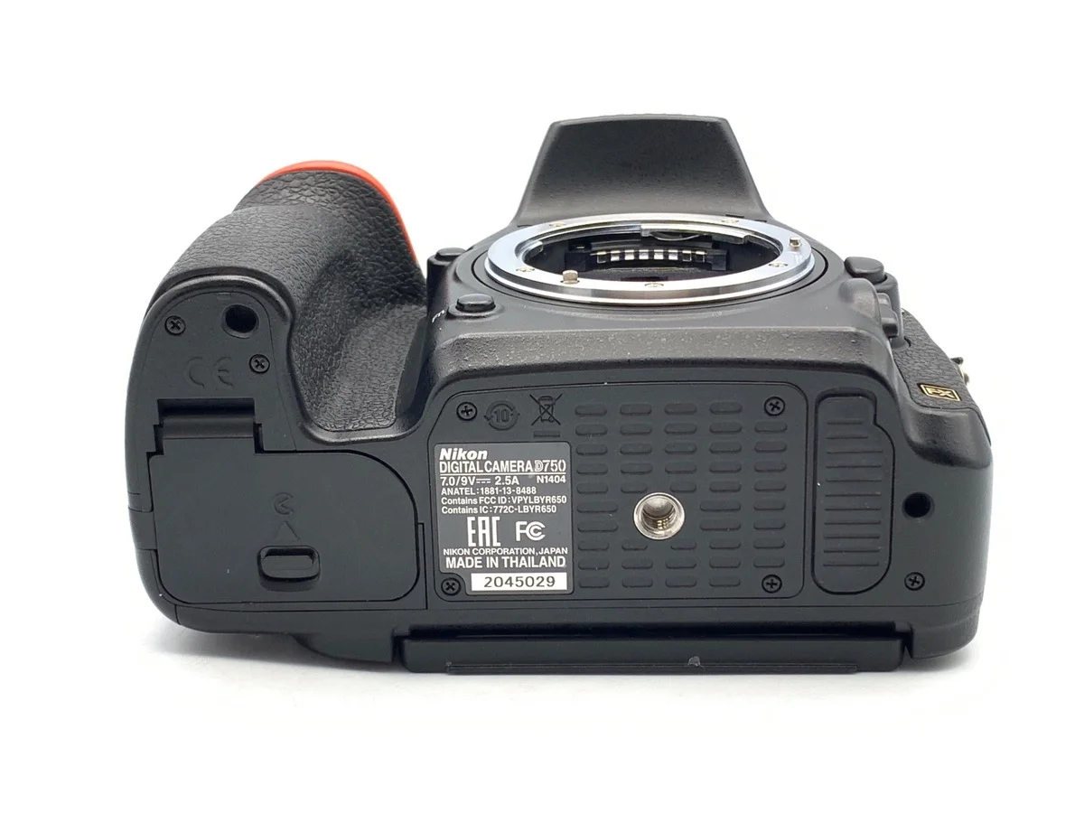 Nikon D750 - Thumbnail 3