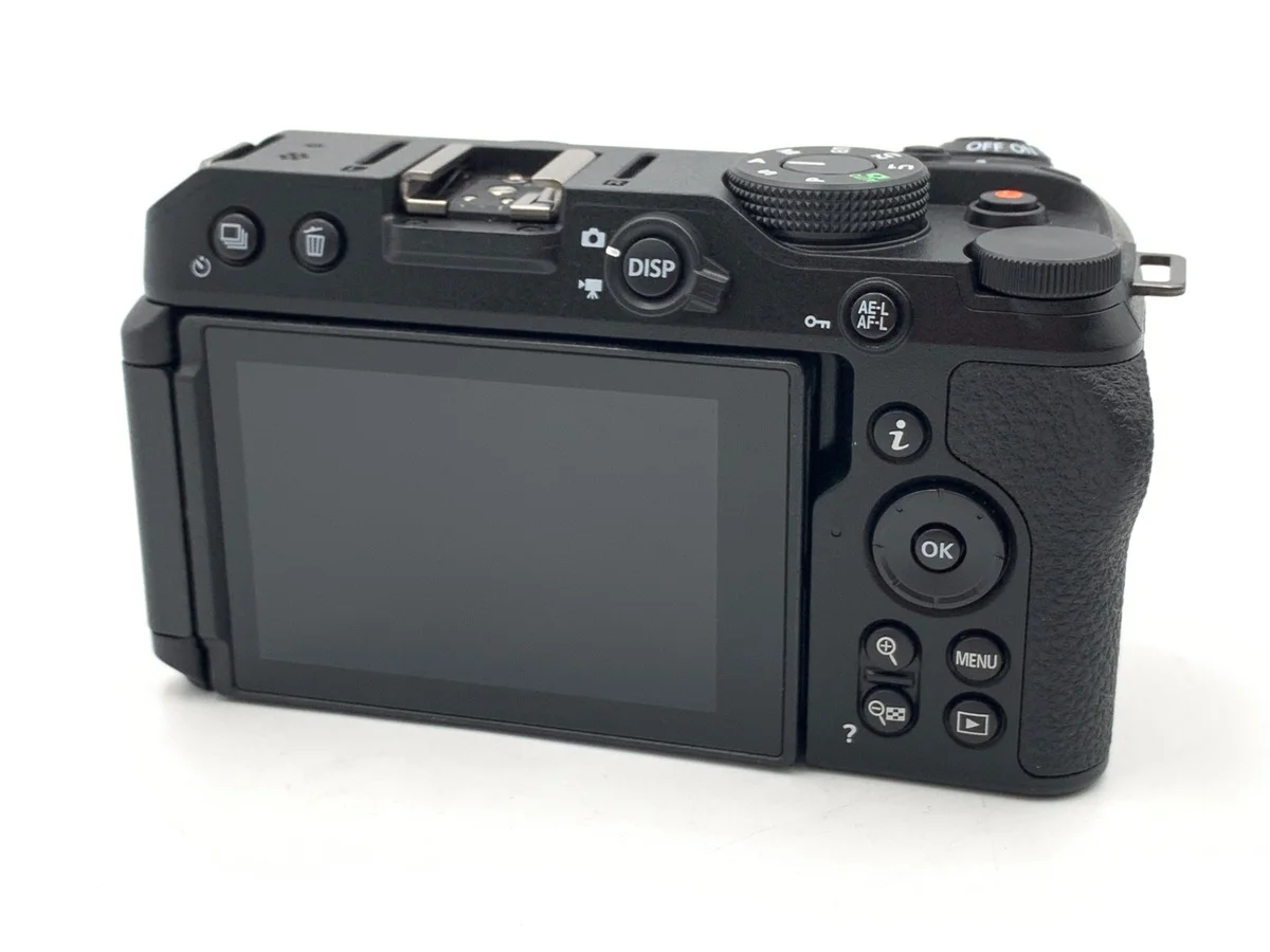 Nikon Z30 - Thumbnail 2