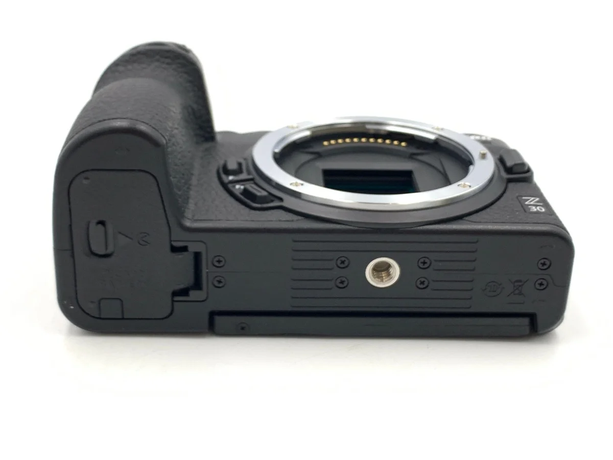 Nikon Z30 - Thumbnail 3
