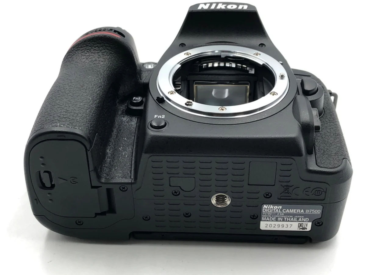 Nikon D7500 - Thumbnail 3