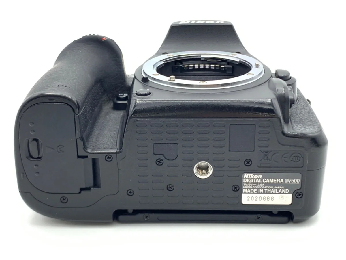 Nikon D7500 - Thumbnail 3
