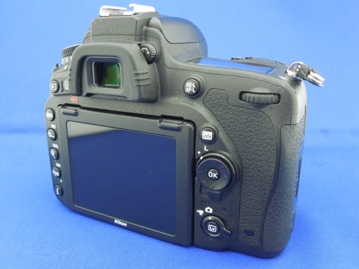 Nikon D750 - Thumbnail 2