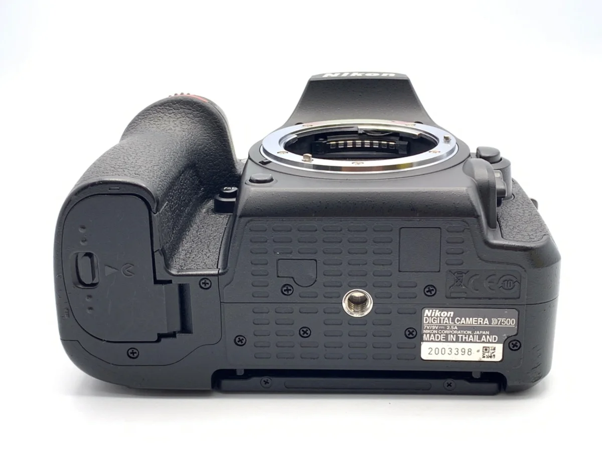 Nikon D7500 - Thumbnail 3