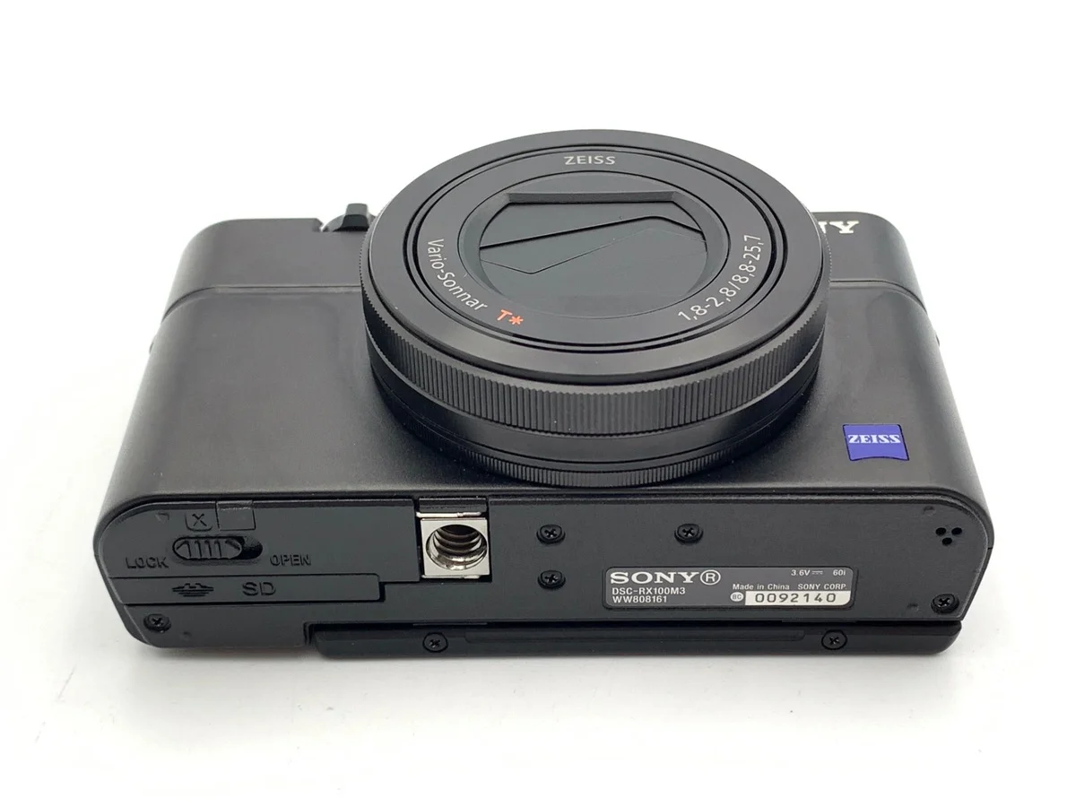 Sony Cyber-shot DSC-RX100M3 - Thumbnail 3