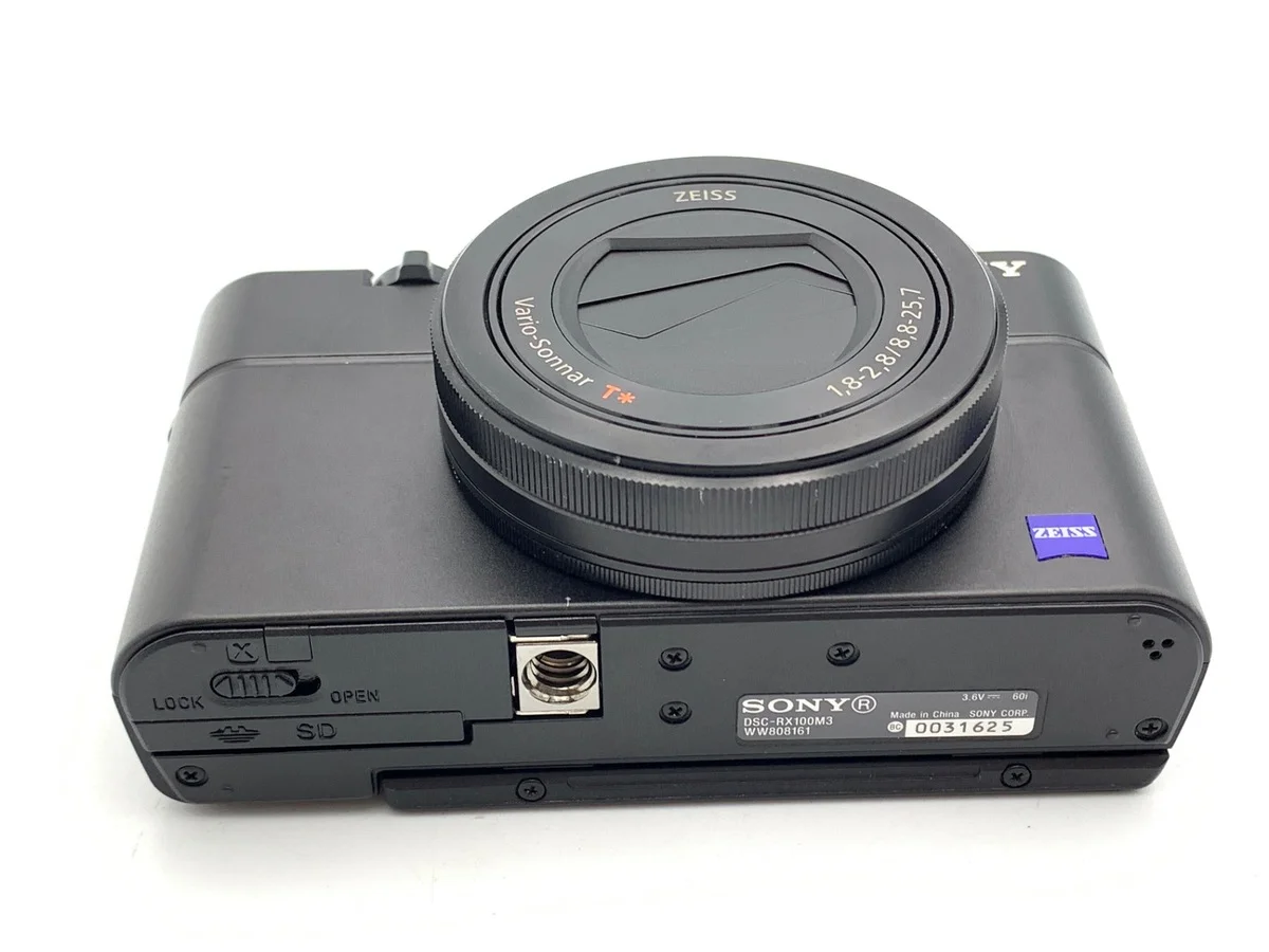 Sony Cyber-shot DSC-RX100M3 - Thumbnail 3