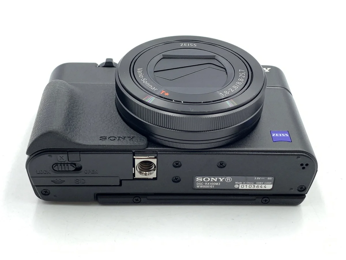 Sony Cyber-shot DSC-RX100M3 - Thumbnail 3