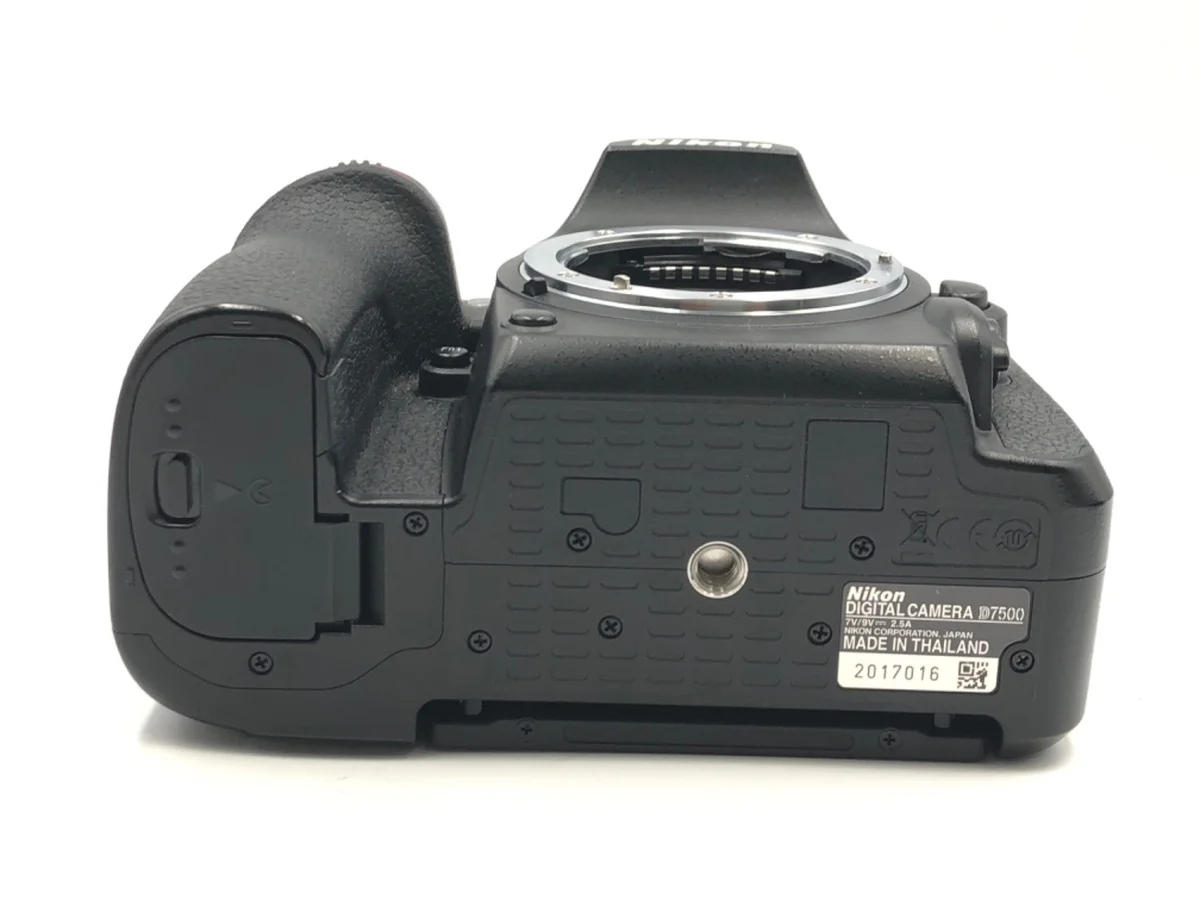 Nikon D7500 - Thumbnail 3